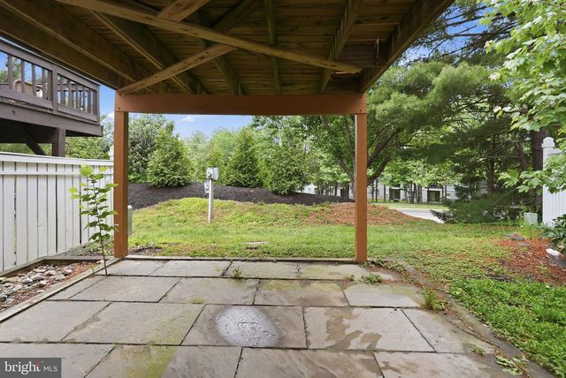 1686 OAKTREE CT, Reston, VA 20194