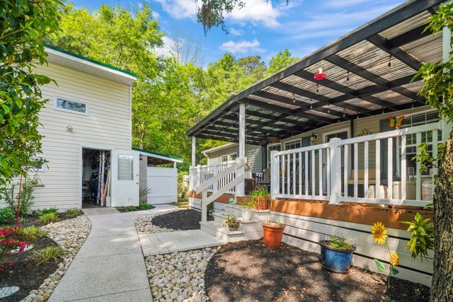 61 Saxon Ct., Murrells Inlet, SC 29576