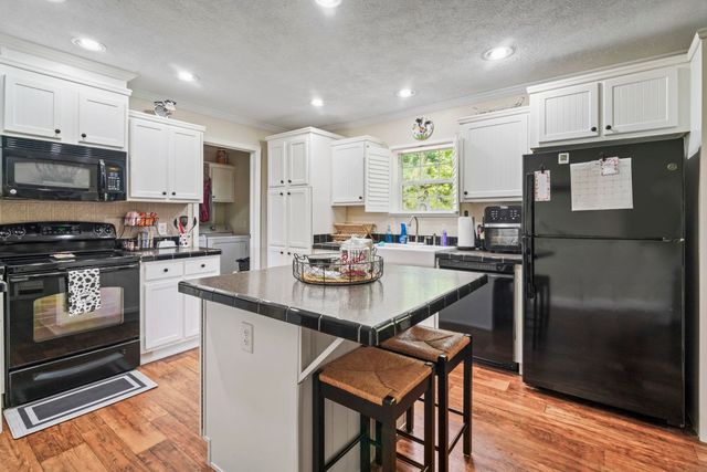 61 Saxon Ct., Murrells Inlet, SC 29576