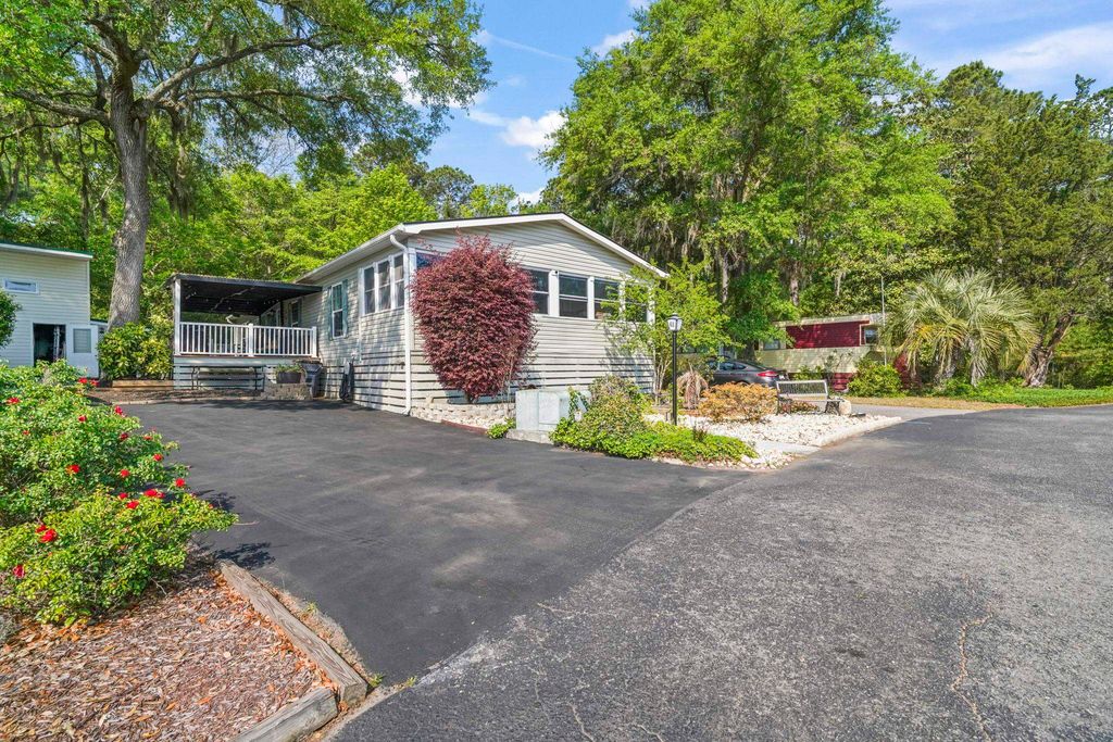 61 Saxon Ct., Murrells Inlet, SC 29576