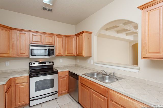 1402 Dry Eagle, San Antonio, TX 78245