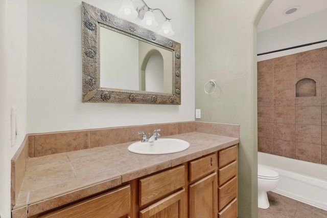 293 Dennis Drive NE, Los Lunas, NM 87031