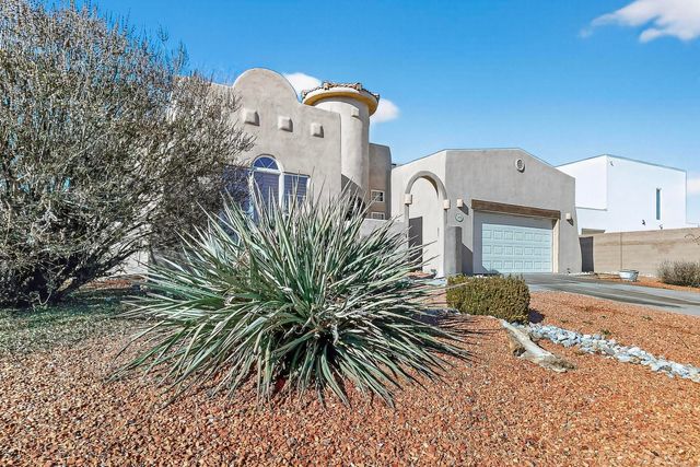 293 Dennis Drive NE, Los Lunas, NM 87031