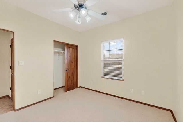 293 Dennis Drive NE, Los Lunas, NM 87031