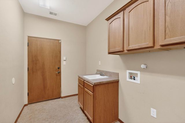 293 Dennis Drive NE, Los Lunas, NM 87031