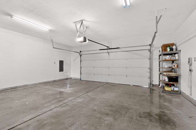 293 Dennis Drive NE, Los Lunas, NM 87031