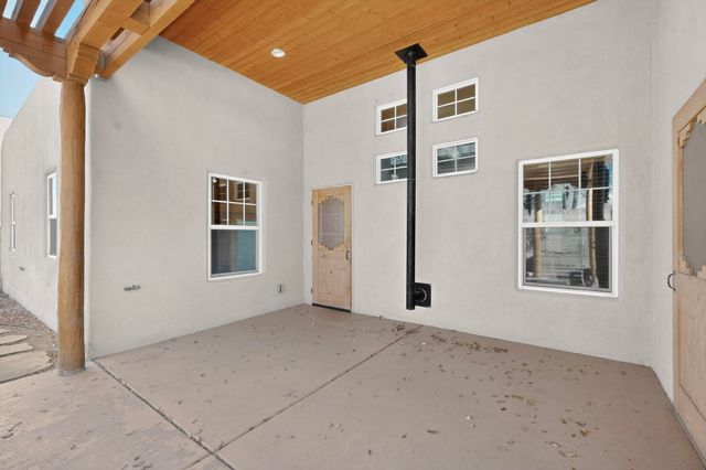 293 Dennis Drive NE, Los Lunas, NM 87031