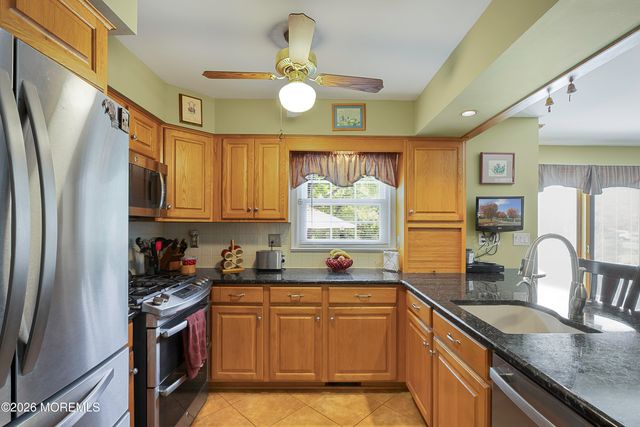 1 Hawthorn Road, Piscataway Twp, NJ 08854