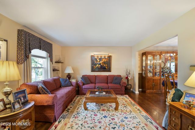 1 Hawthorn Road, Piscataway Twp, NJ 08854