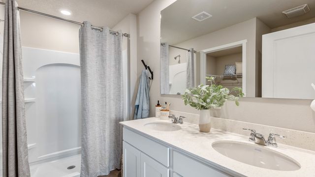 33 Verbena Lane SW, Cedar Rapids, IA 52404