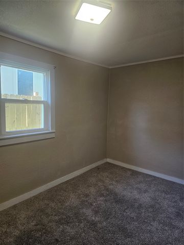 513 3rd Street, Perry, IA 50220