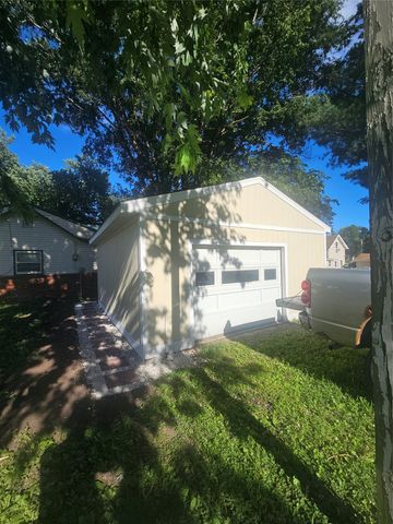 513 3rd Street, Perry, IA 50220