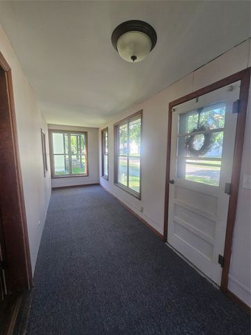 513 3rd Street, Perry, IA 50220