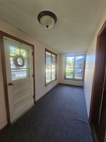 513 3rd Street, Perry, IA 50220