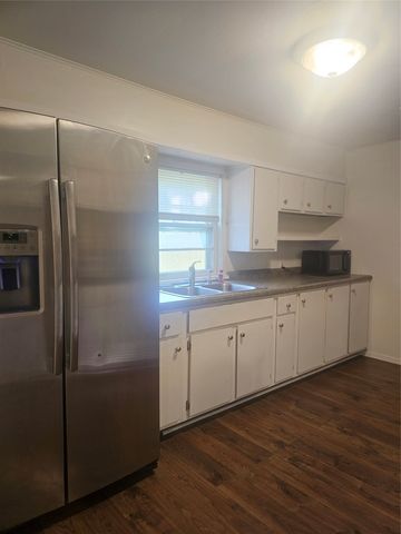 513 3rd Street, Perry, IA 50220