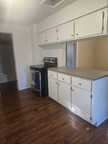 513 3rd Street, Perry, IA 50220