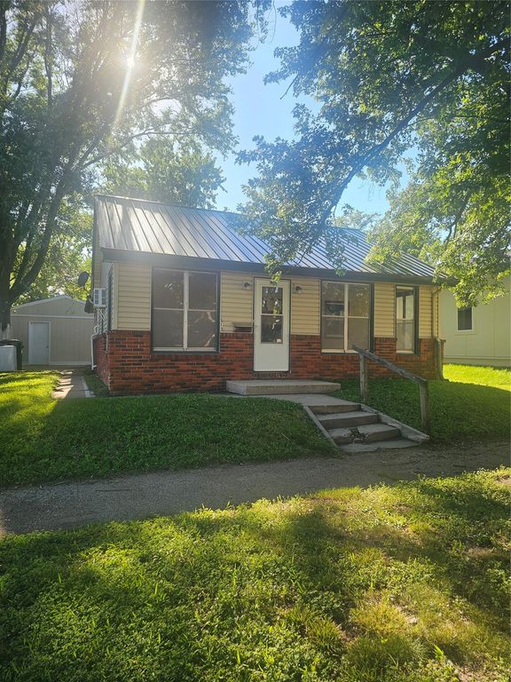 513 3rd Street, Perry, IA 50220