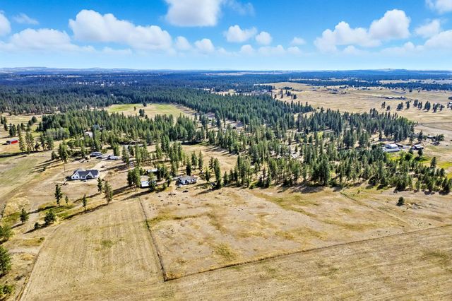14510 W Pine Bluff Rd, Spokane, WA 99026
