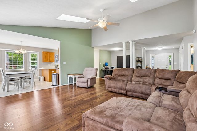 642 Crossfield Drive, Indianapolis, IN 46239