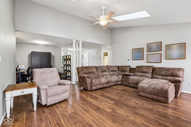 642 Crossfield Drive, Indianapolis, IN 46239