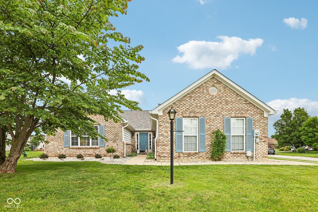 642 Crossfield Drive, Indianapolis, IN 46239