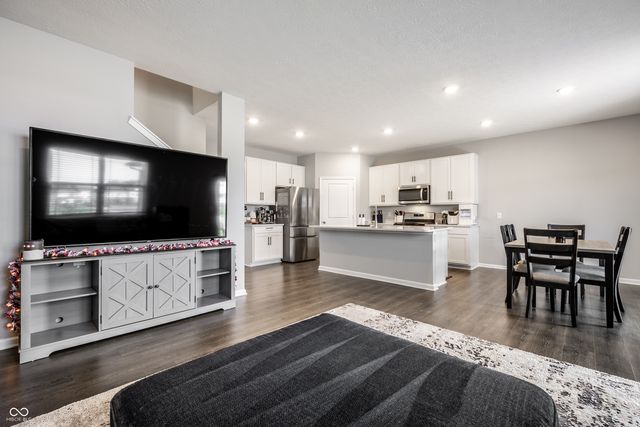 6061 Granby Drive, Whitestown, IN 46075