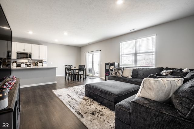 6061 Granby Drive, Whitestown, IN 46075