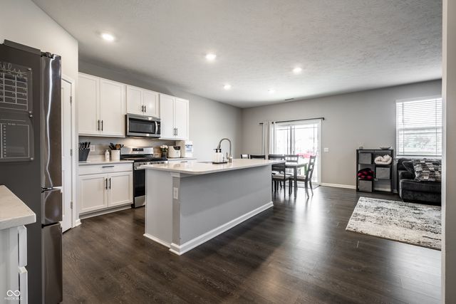 6061 Granby Drive, Whitestown, IN 46075