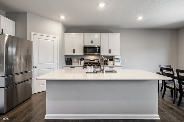6061 Granby Drive, Whitestown, IN 46075