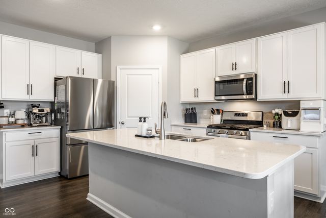 6061 Granby Drive, Whitestown, IN 46075