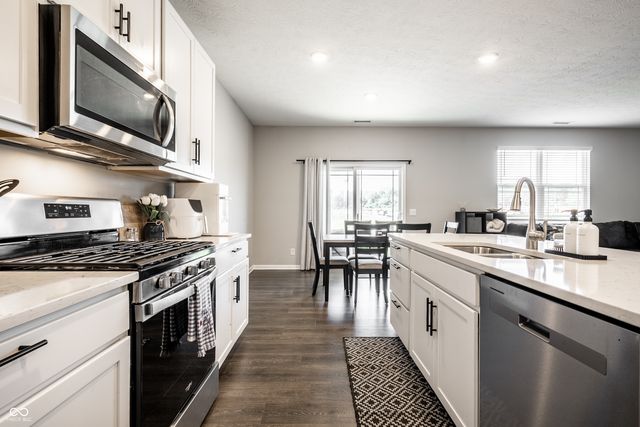 6061 Granby Drive, Whitestown, IN 46075