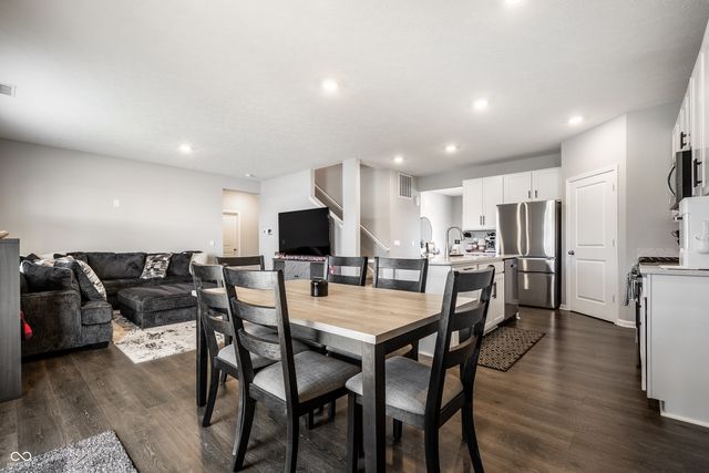 6061 Granby Drive, Whitestown, IN 46075