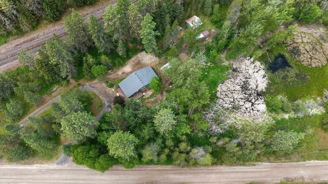 23311 N Crescent Rd, Chattaroy, WA 99003
