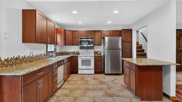 23311 N Crescent Rd, Chattaroy, WA 99003