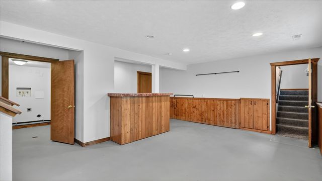 23311 N Crescent Rd, Chattaroy, WA 99003