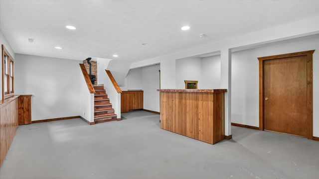 23311 N Crescent Rd, Chattaroy, WA 99003