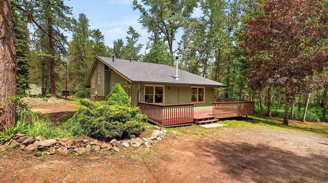 23311 N Crescent Rd, Chattaroy, WA 99003
