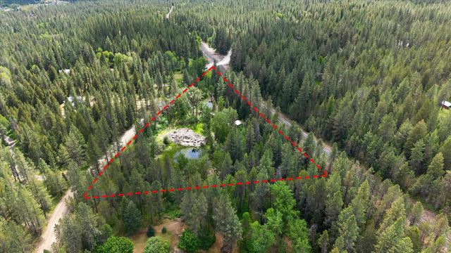 23311 N Crescent Rd, Chattaroy, WA 99003