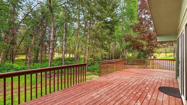 23311 N Crescent Rd, Chattaroy, WA 99003
