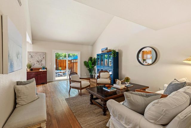 4320 Clares Street J, Capitola, CA 95010
