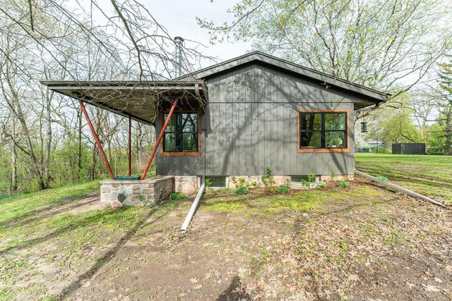 203 Prairie View DRIVE, North Prairie, WI 53153