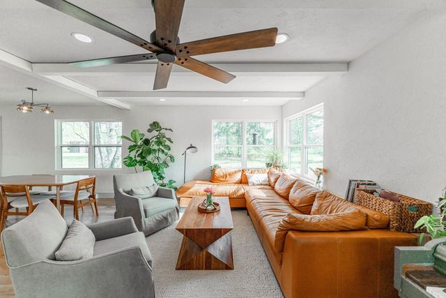 203 Prairie View DRIVE, North Prairie, WI 53153