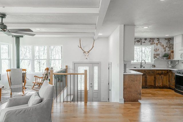 203 Prairie View DRIVE, North Prairie, WI 53153