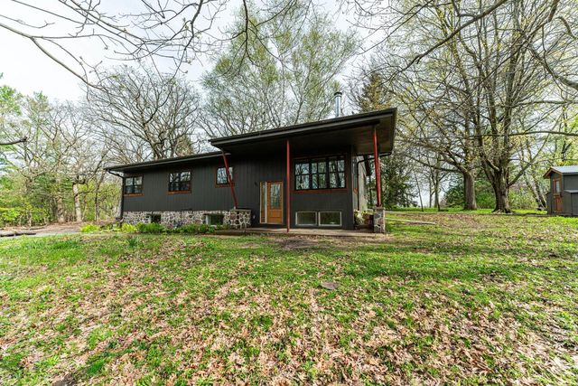 203 Prairie View DRIVE, North Prairie, WI 53153