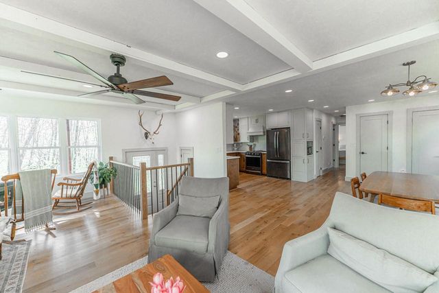 203 Prairie View DRIVE, North Prairie, WI 53153