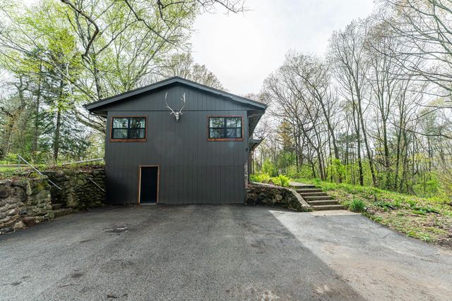 203 Prairie View DRIVE, North Prairie, WI 53153