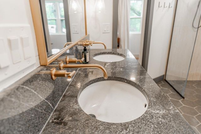 203 Prairie View DRIVE, North Prairie, WI 53153