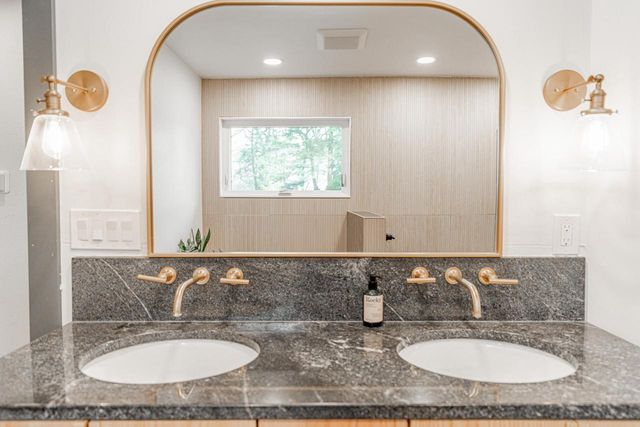 203 Prairie View DRIVE, North Prairie, WI 53153