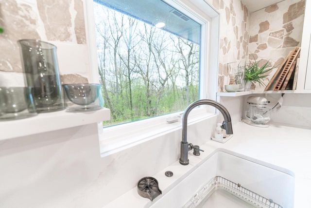 203 Prairie View DRIVE, North Prairie, WI 53153