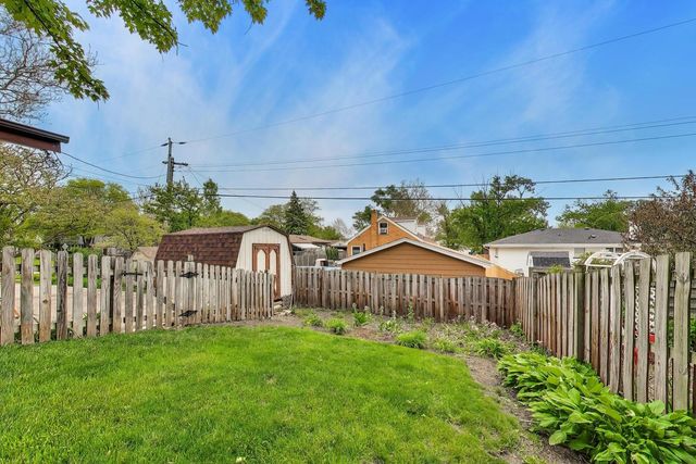 201 E Monroe Avenue, Villa Park, IL 60181